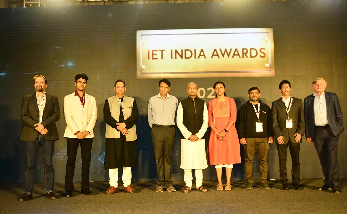 The IET India Awards 2022 winners. From left to right: Amitabh Saran (Altigreen), Praneet Dutta, Shekhar Sanyal, Suresh Prabhu (Invited Guest), Bharath Goenka, Neethu George, Vinay Jassti (Airmeet) and Asharaf (Kerala Blockchain Academy)