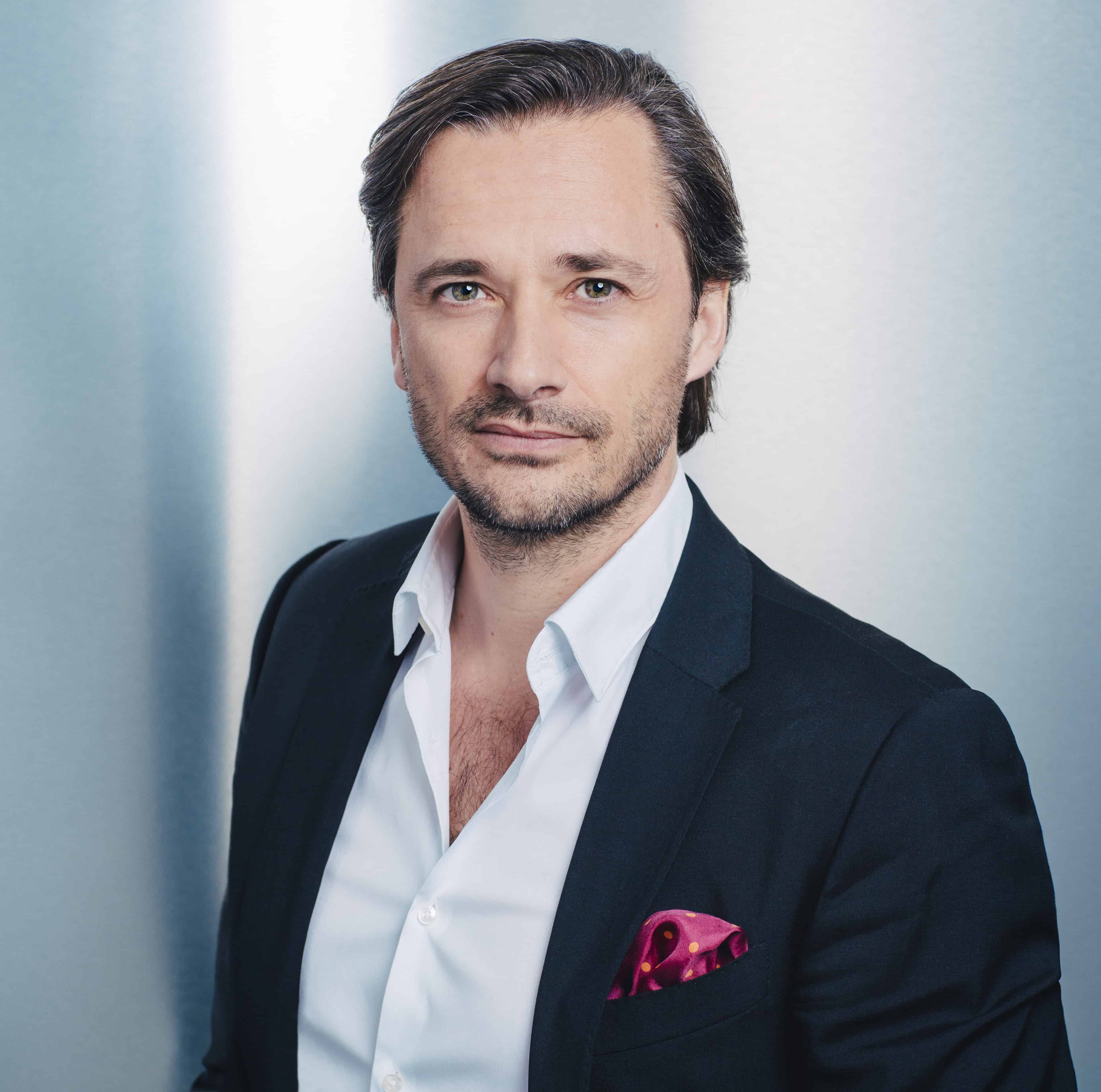 Professor Gregoire Courtine, winner of the 2020 IET Harvey Engineering Research Prize, will present his lecture on reversing paralysis on 17 May 2021. Register FREE today to find out more about what he has been working on!